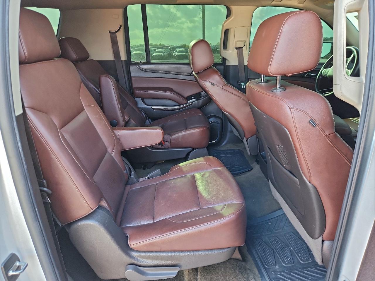 2016 CHEVROLET Suburban