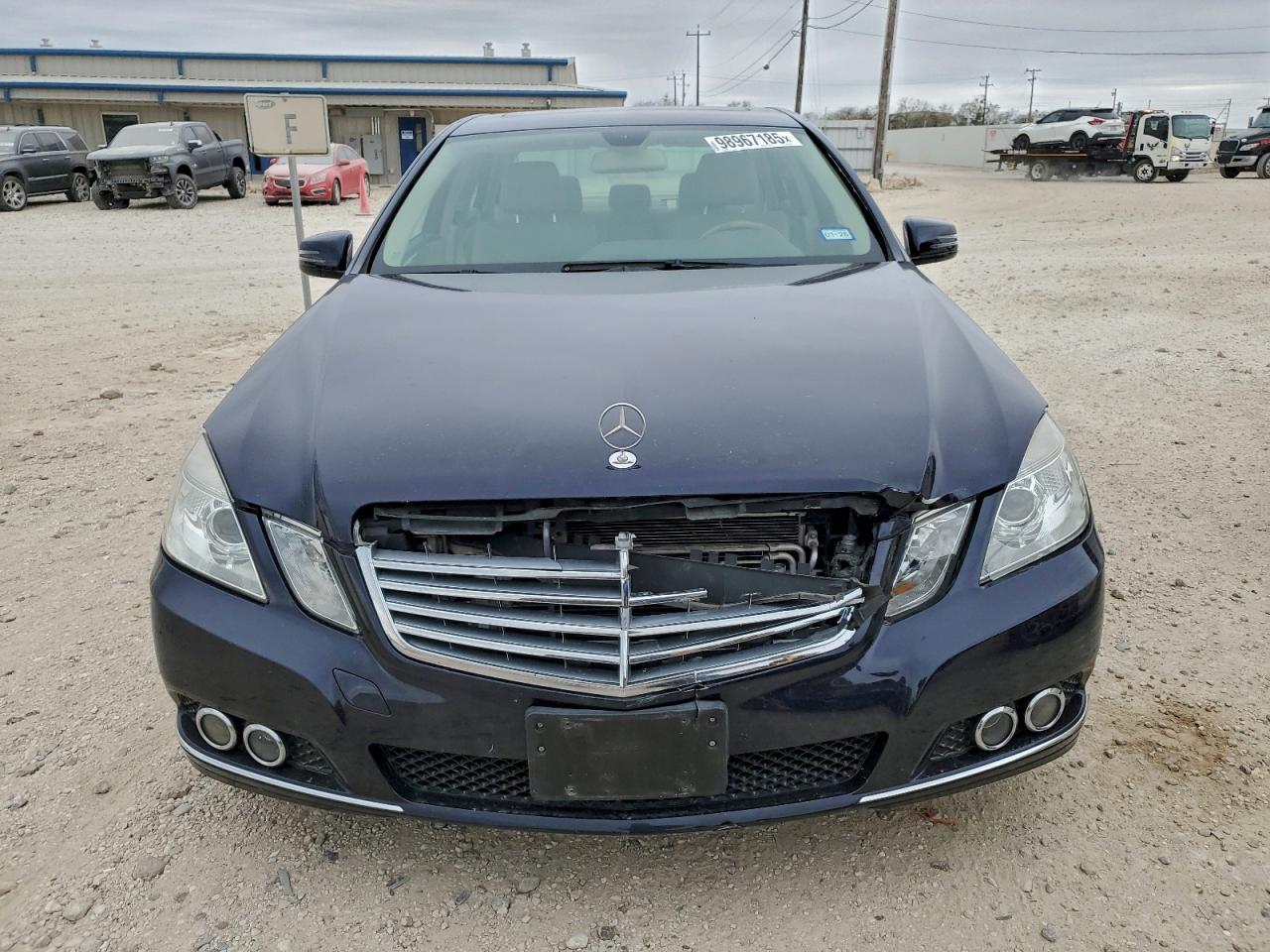 2011 MERCEDES-BENZ E-Class