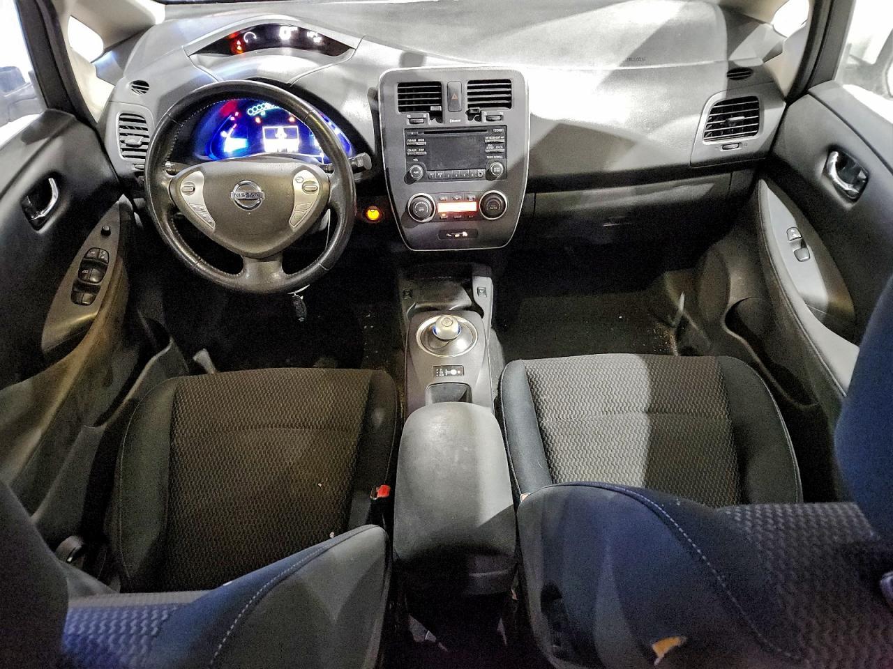 2015 NISSAN LEAF