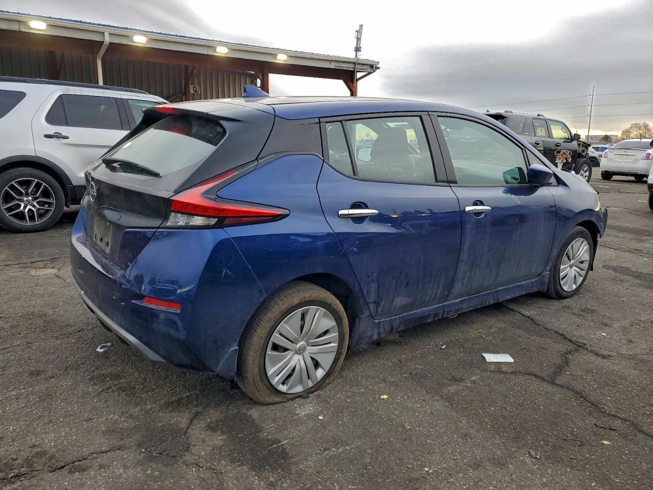 2025 NISSAN LEAF