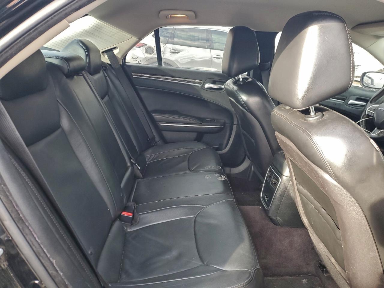 2016 CHRYSLER 300