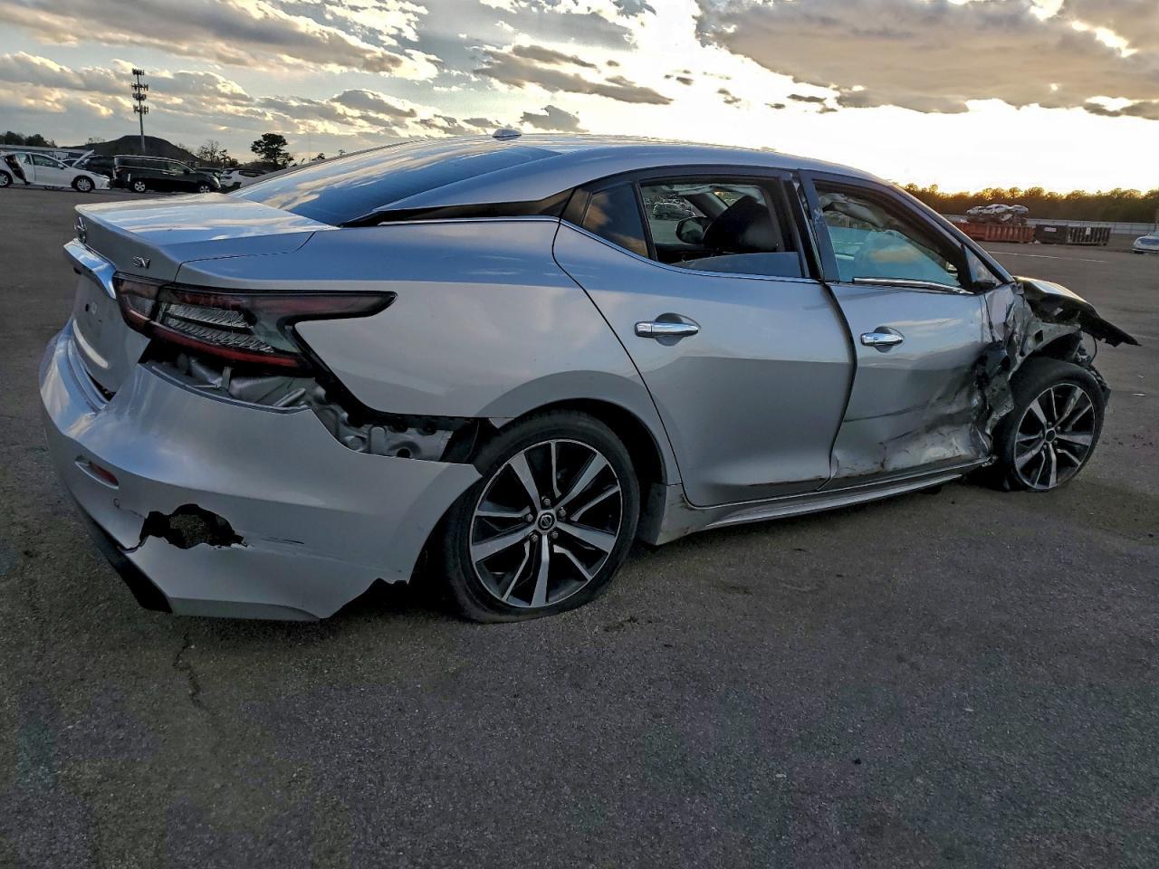 2022 NISSAN Maxima