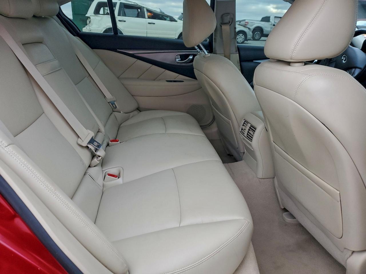 2016 INFINITI Q50