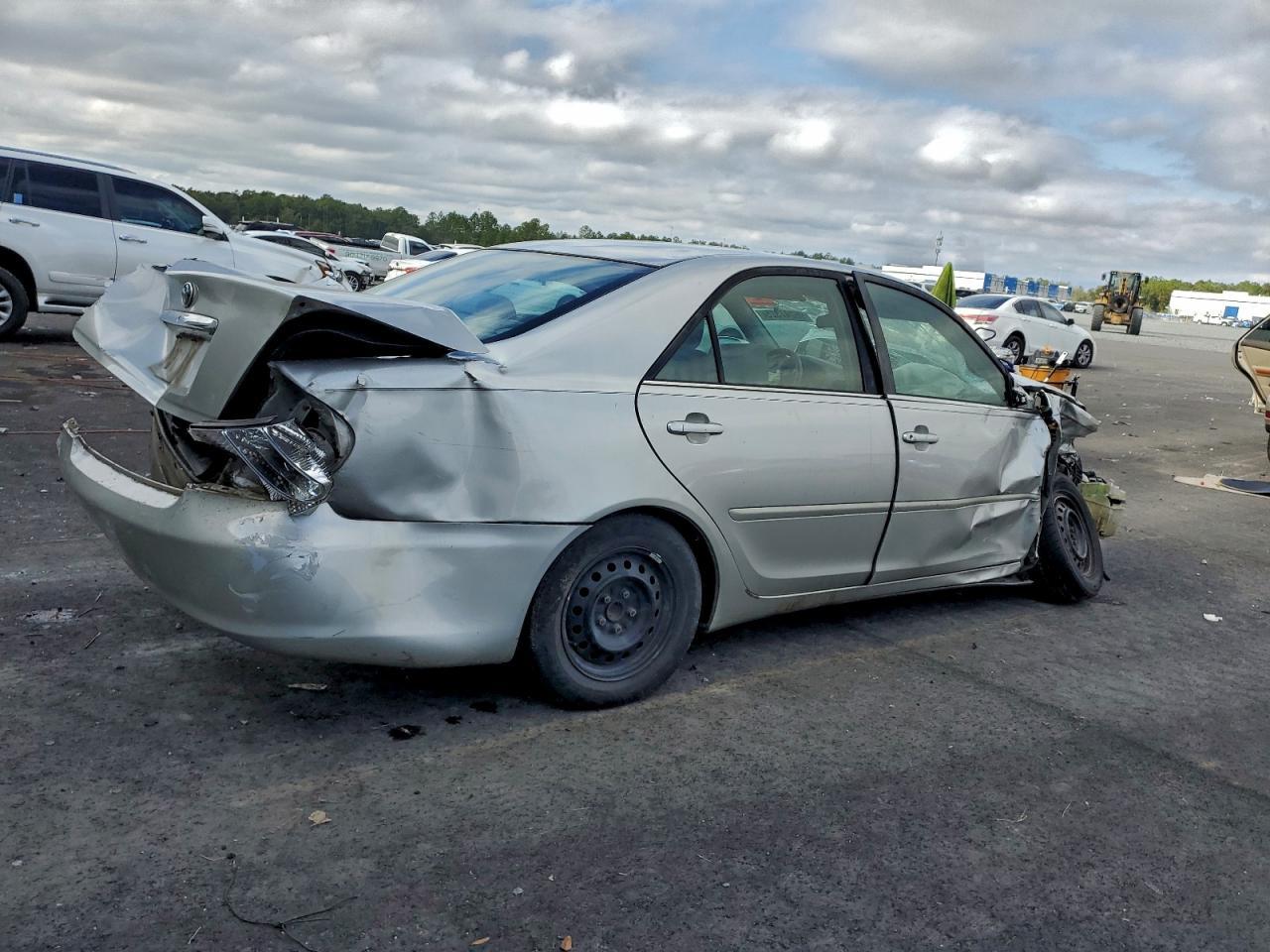 2004 TOYOTA CAMRY