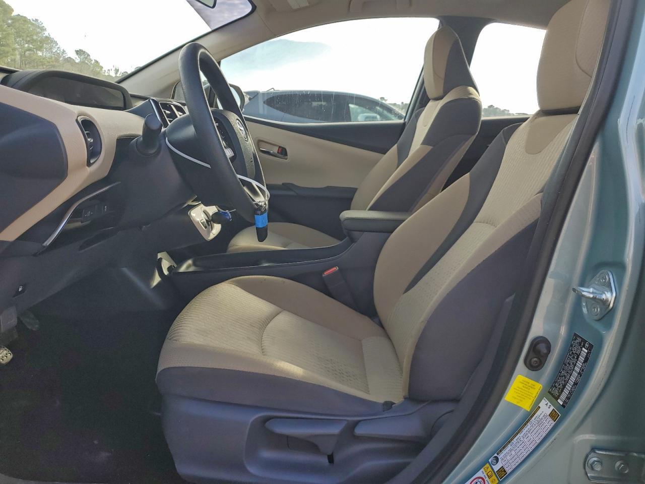 2016 TOYOTA PRIUS