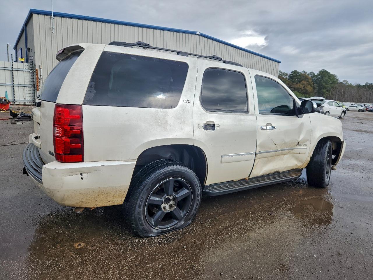 2011 CHEVROLET Tahoe