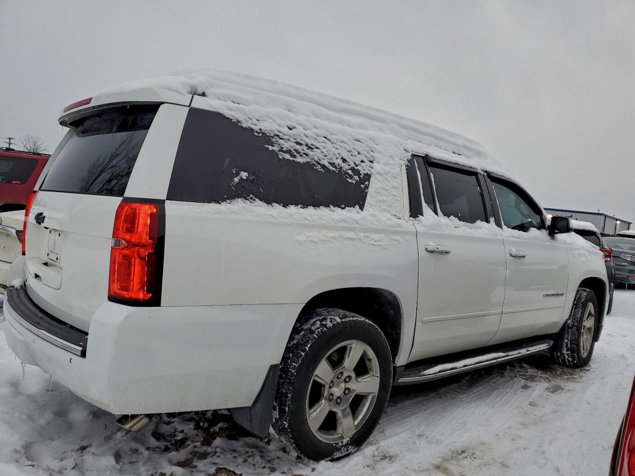 2016 CHEVROLET Suburban