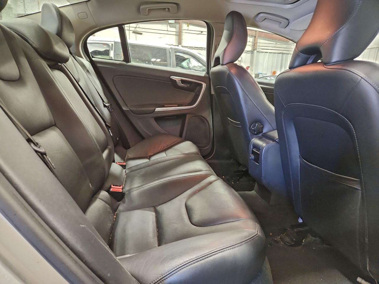 2015 VOLVO S60