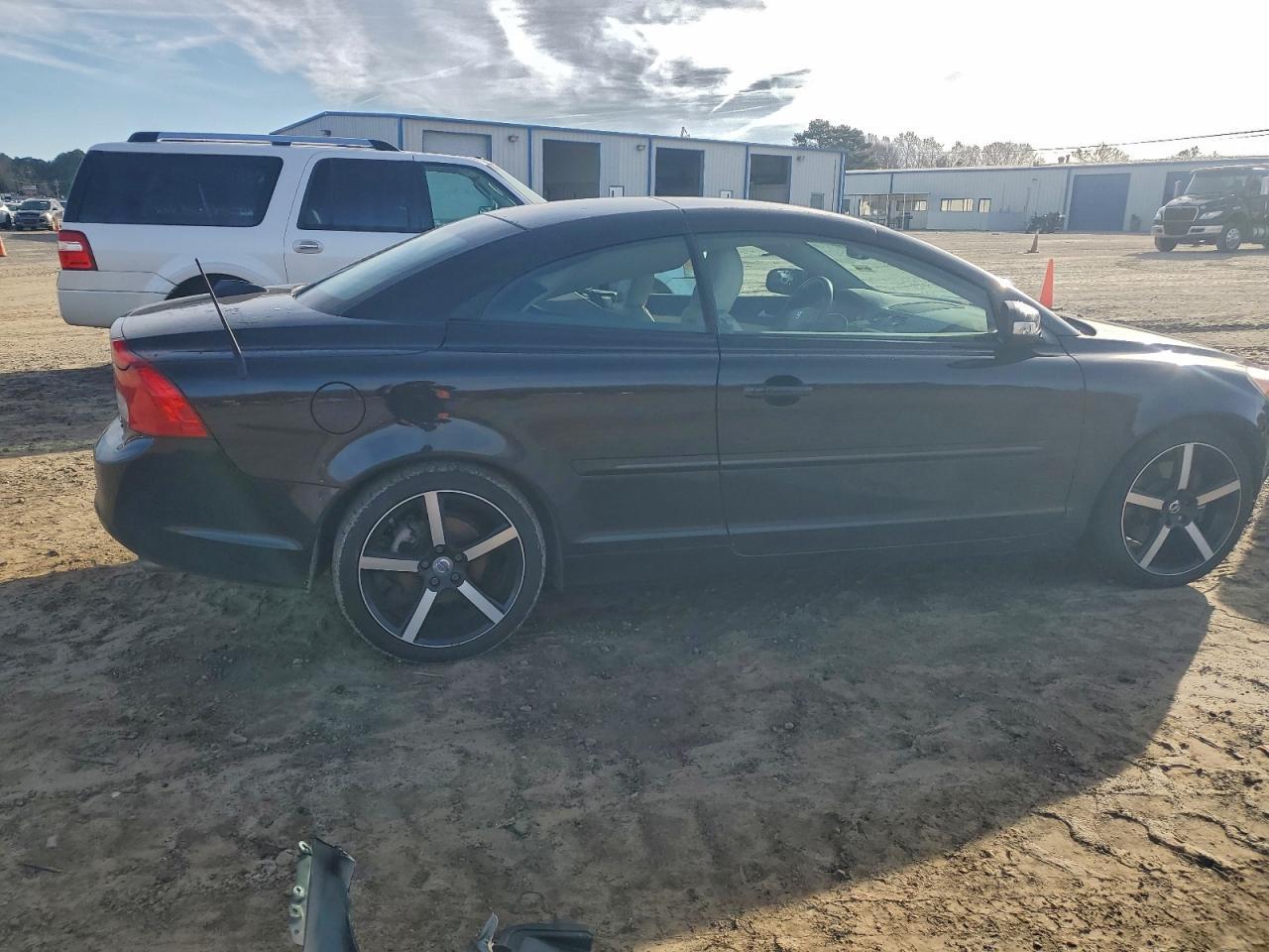 2012 VOLVO C70