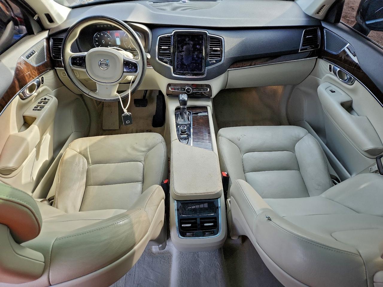 2016 VOLVO XC90