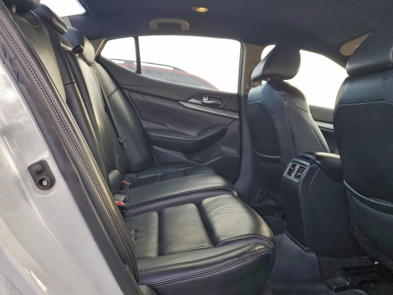 2016 NISSAN Maxima