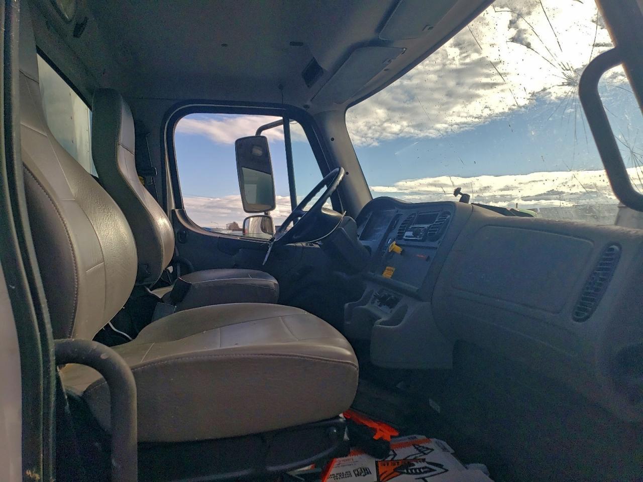 2019 FREIGHTLINER M2