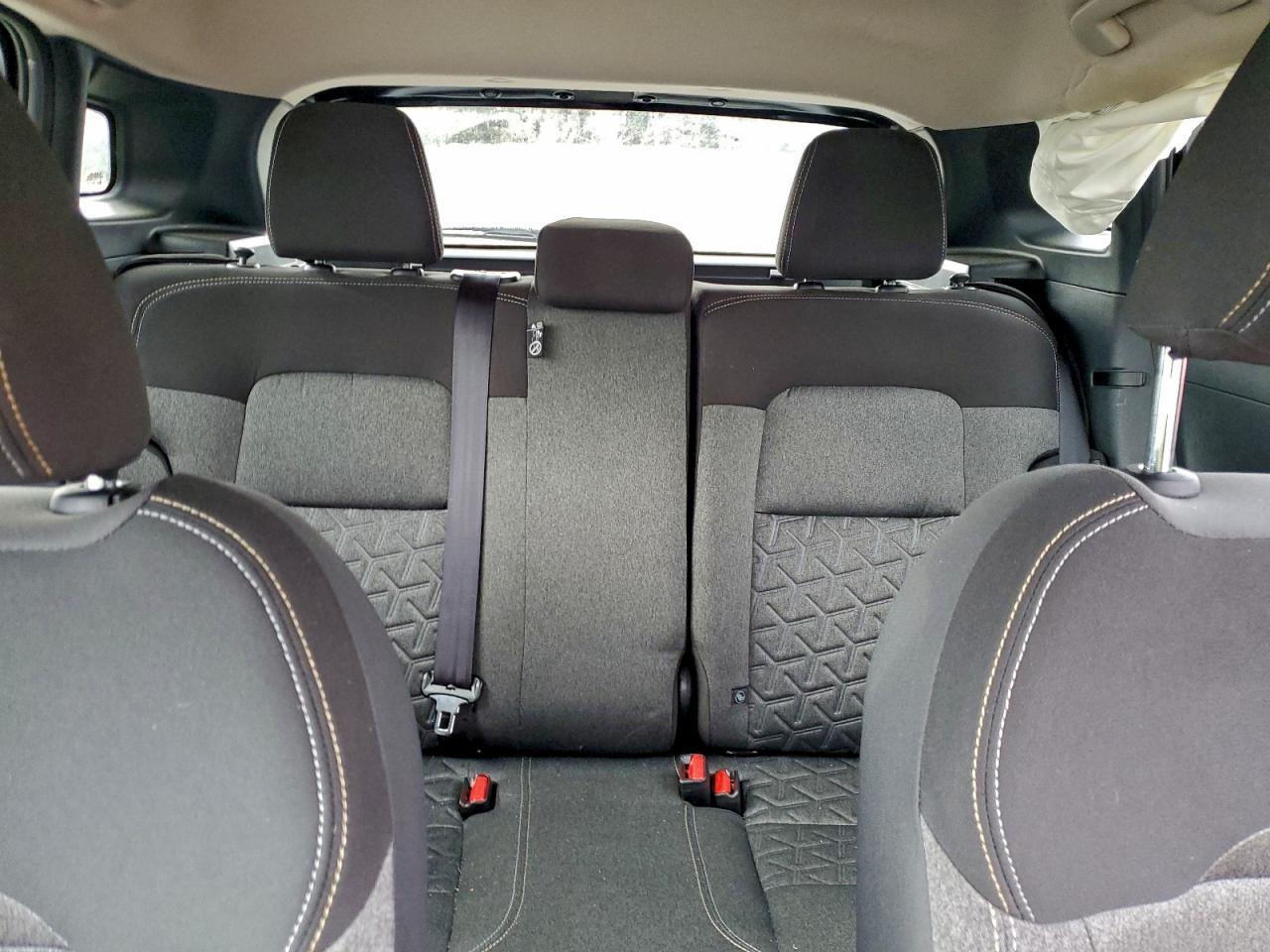 2025 NISSAN KICKS