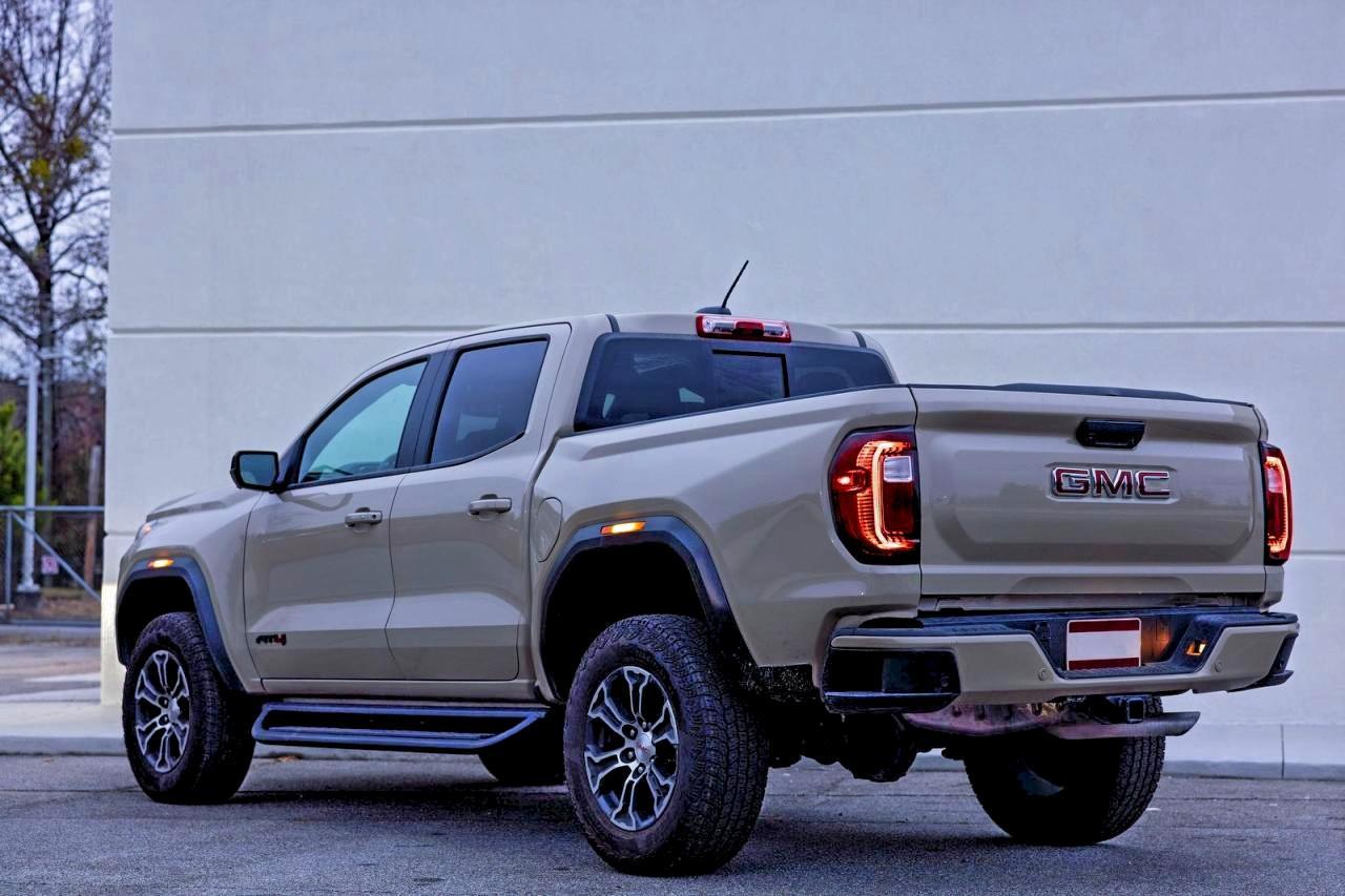2024 GMC CANYON