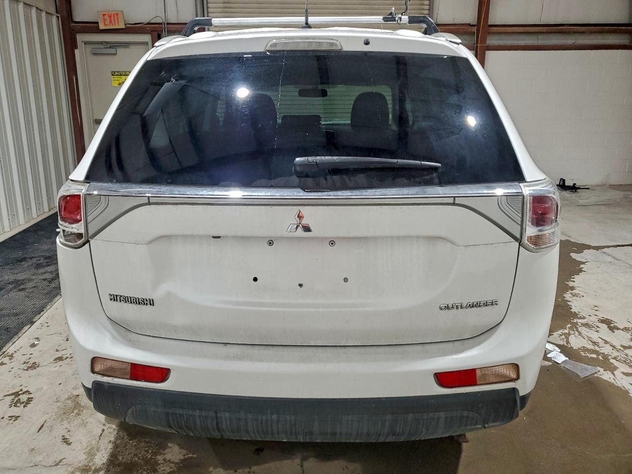 2014 MITSUBISHI outlander