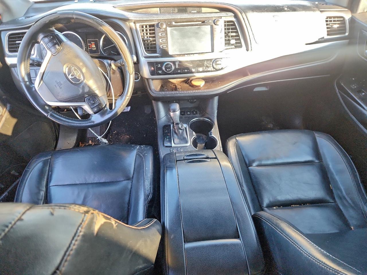 2016 TOYOTA HIGHLANDER