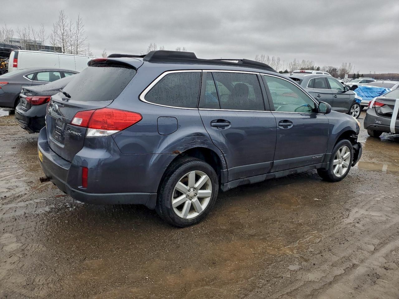2014 SUBARU Outback