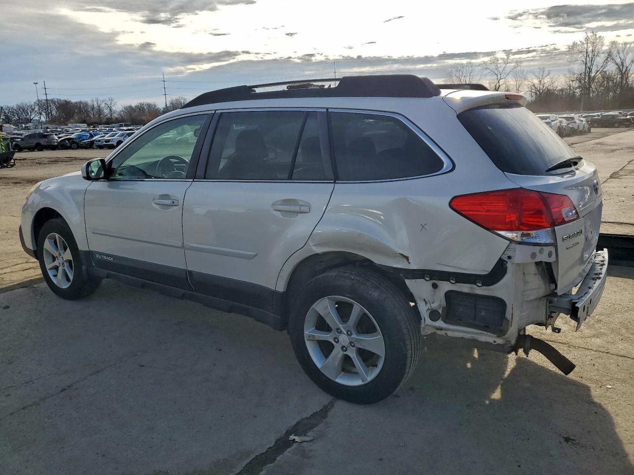 2013 SUBARU Outback