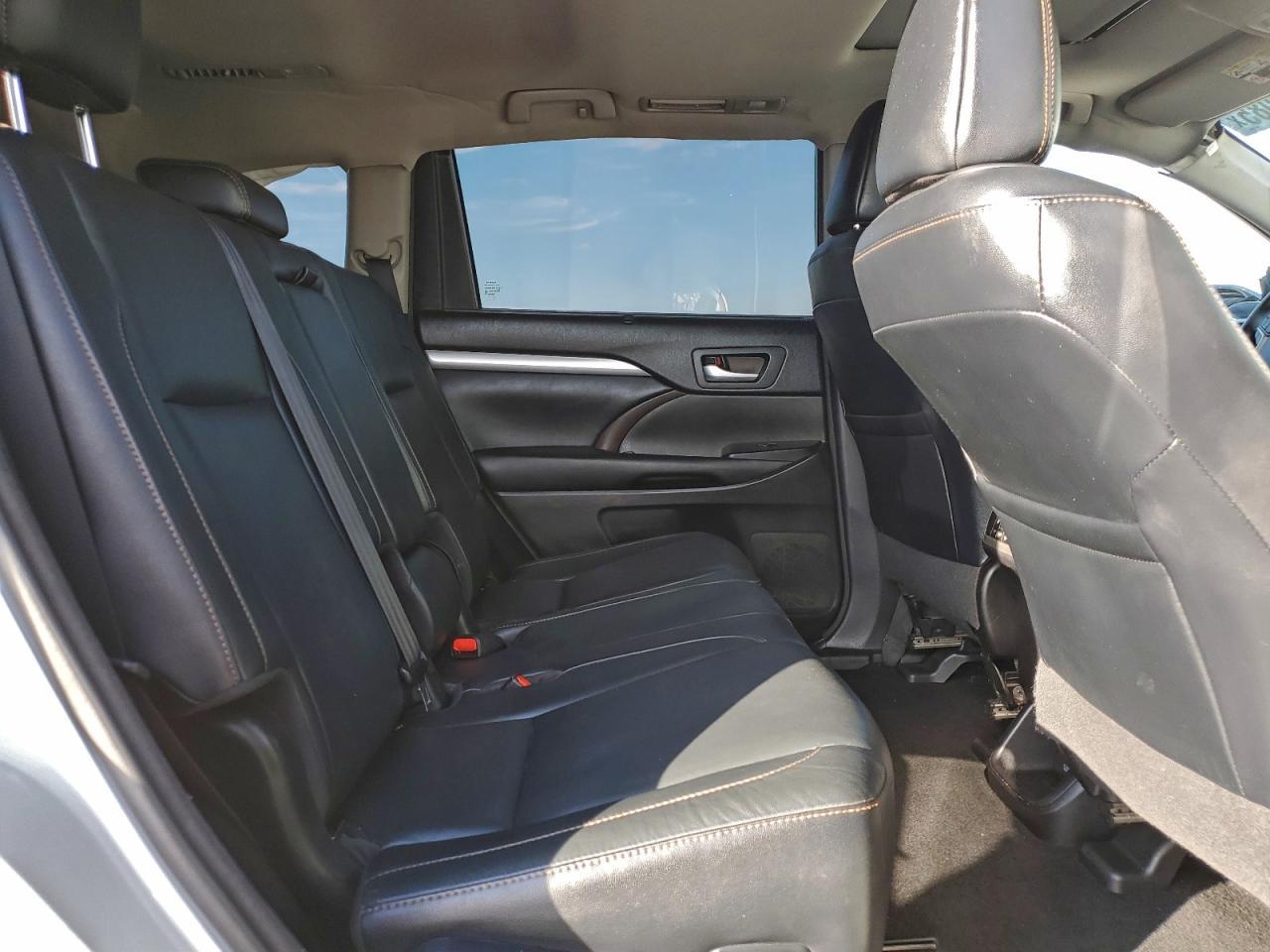 2017 TOYOTA HIGHLANDER