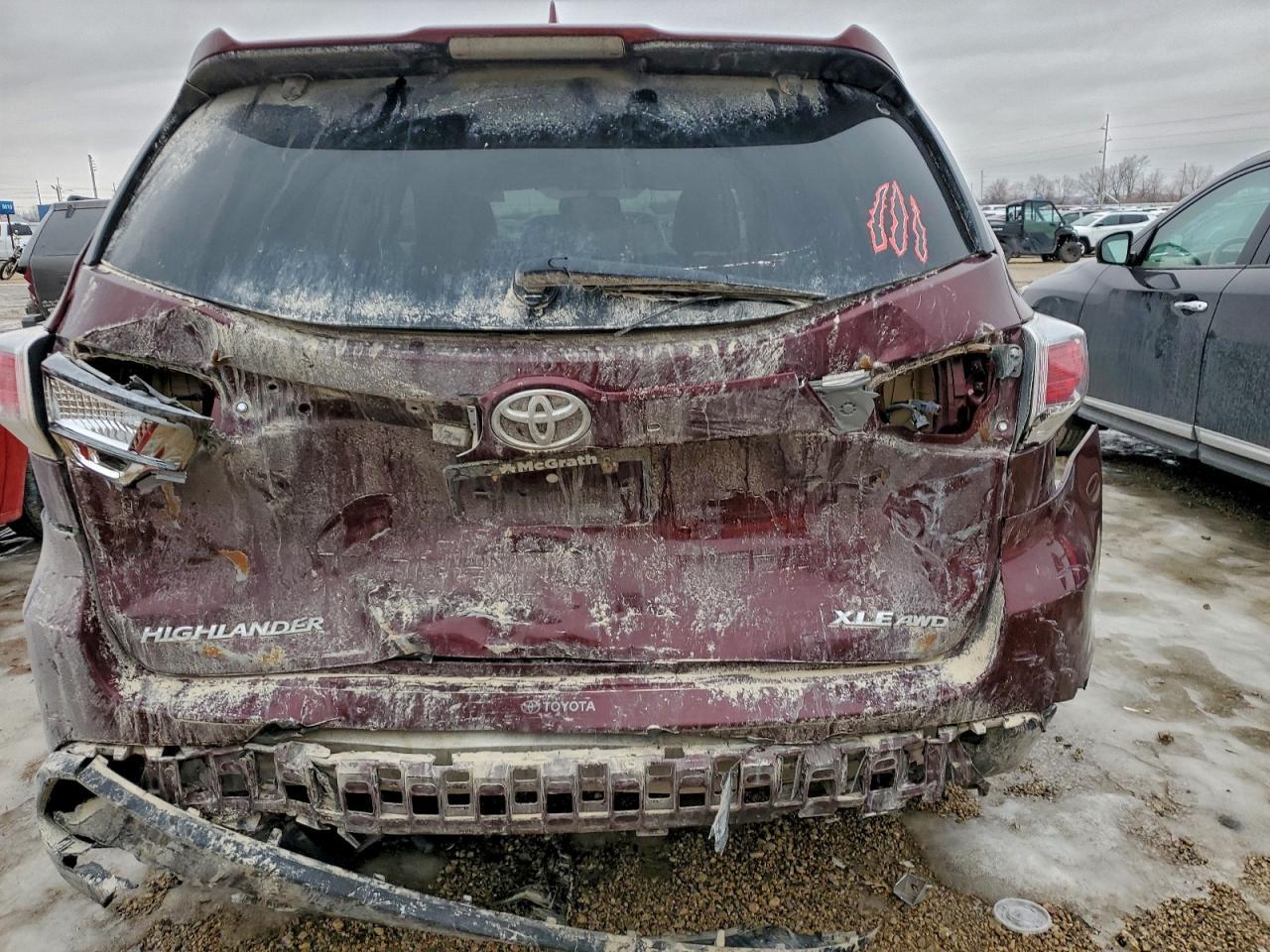 2016 TOYOTA HIGHLANDER