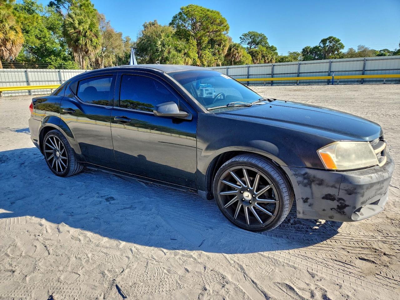 2011 DODGE Avenger