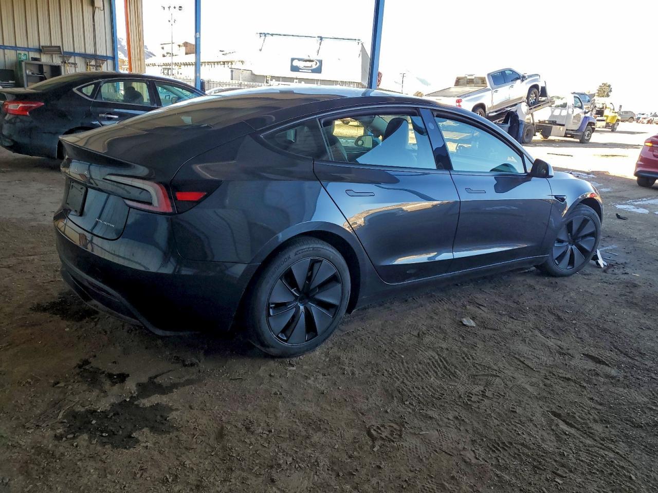 2025 TESLA MODEL 3