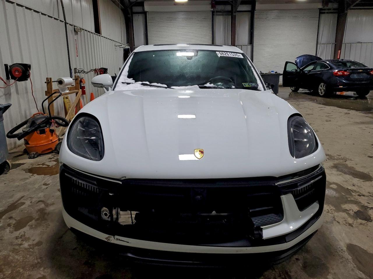 2024 PORSCHE Macan