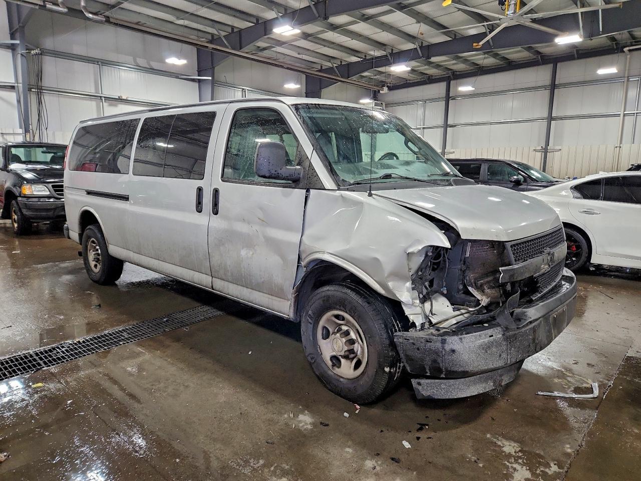2020 CHEVROLET Express 3500