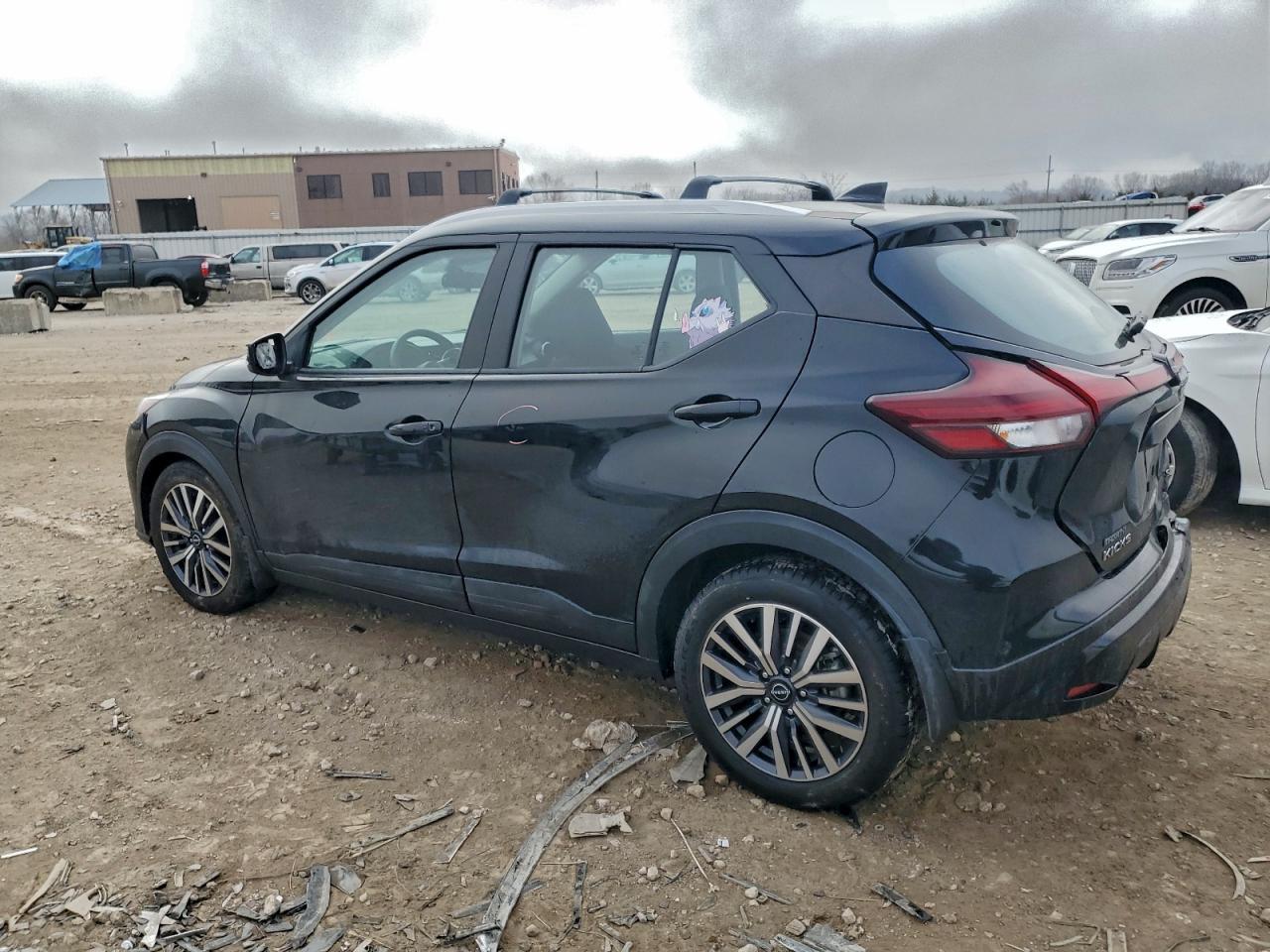 2022 NISSAN KICKS