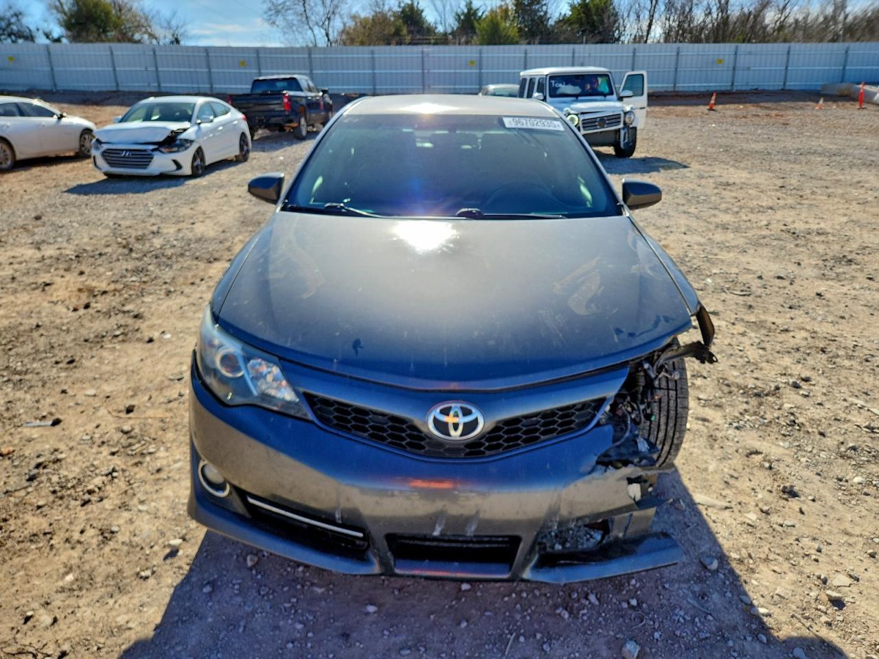 2014 TOYOTA CAMRY