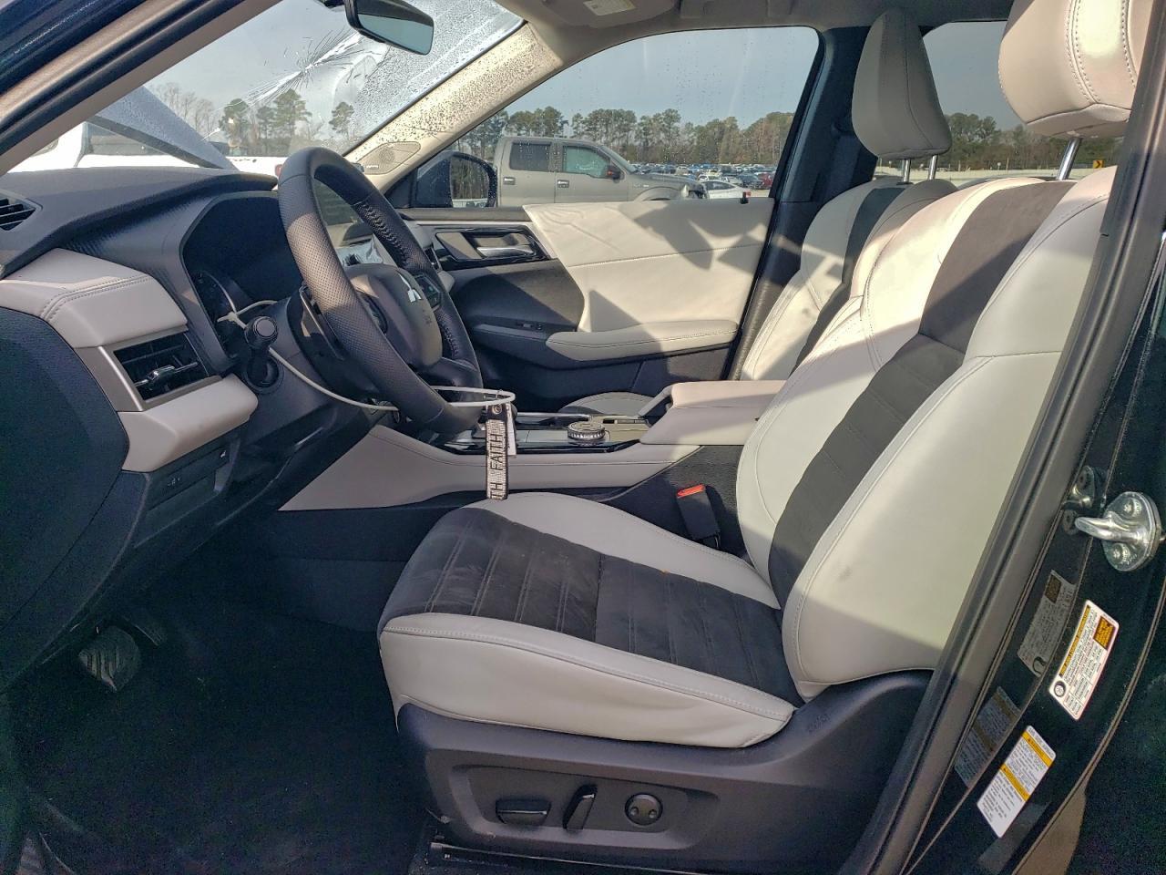 2025 MITSUBISHI outlander