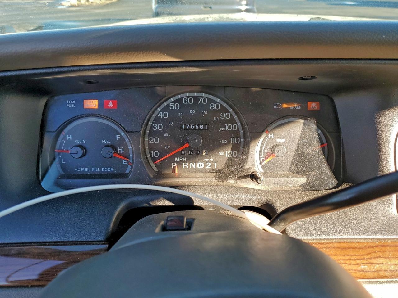 2003 FORD Crown Victoria
