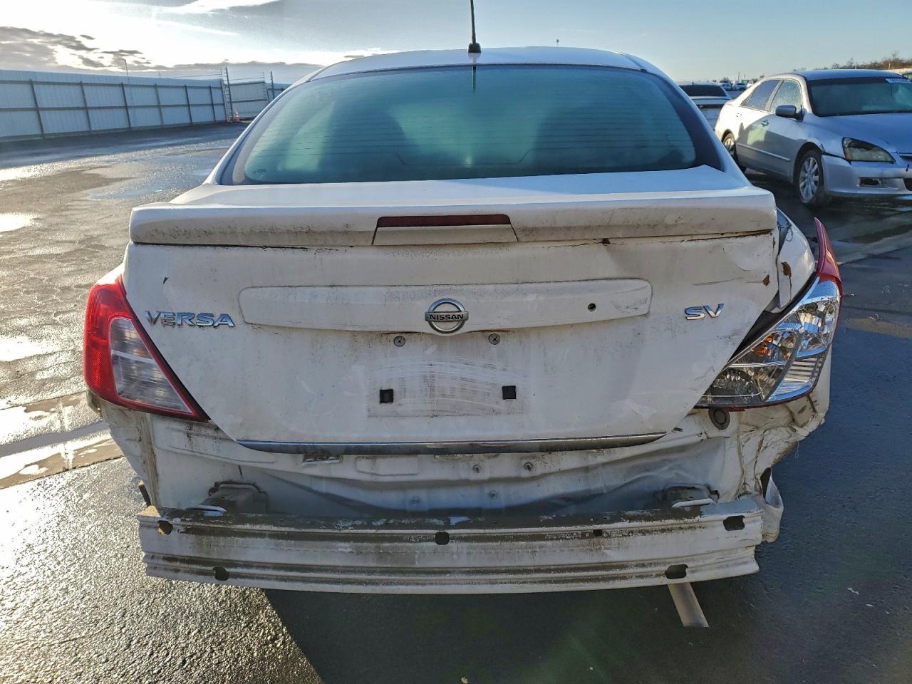 2017 NISSAN VERSA