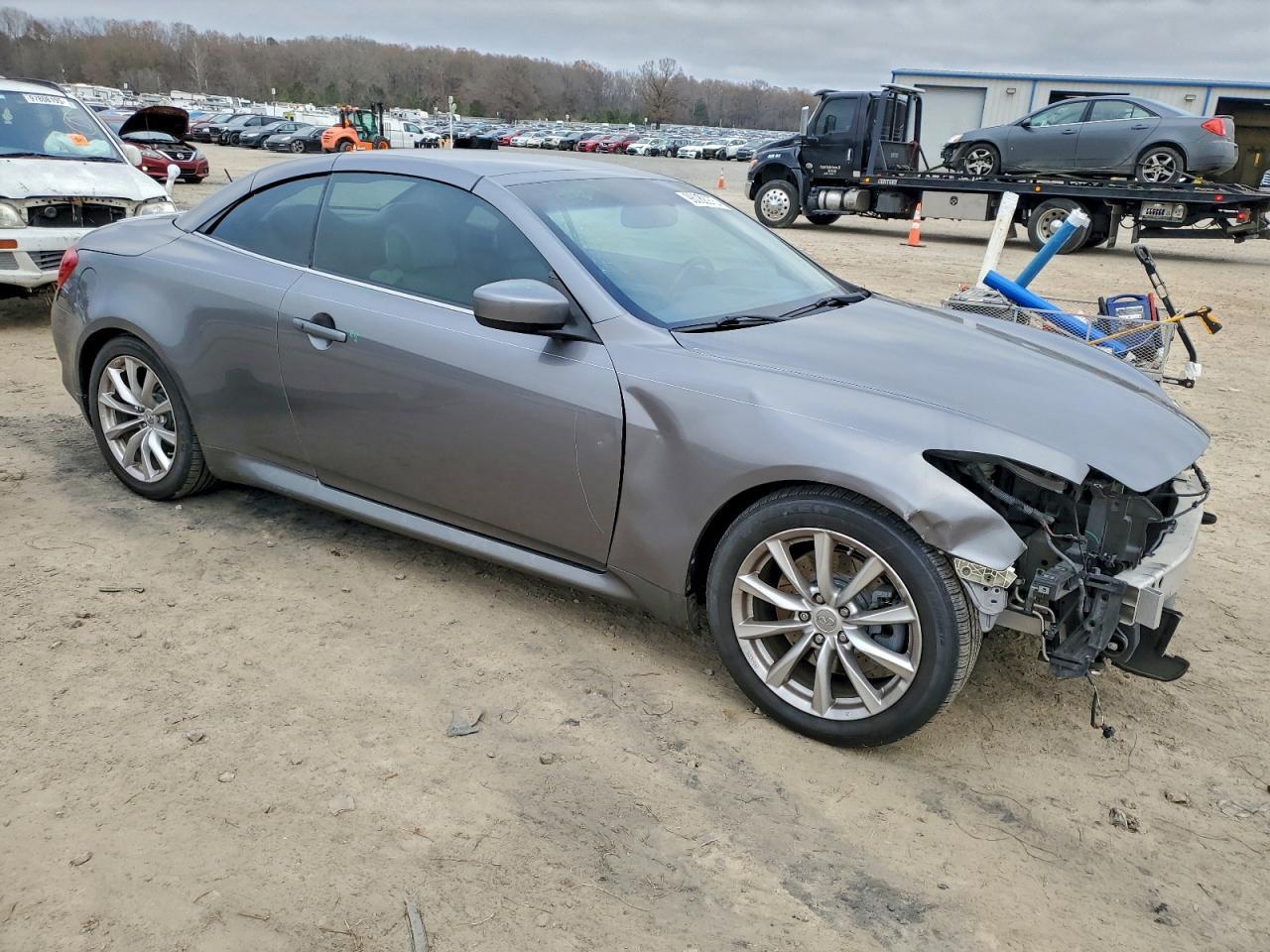 2013 INFINITI G37