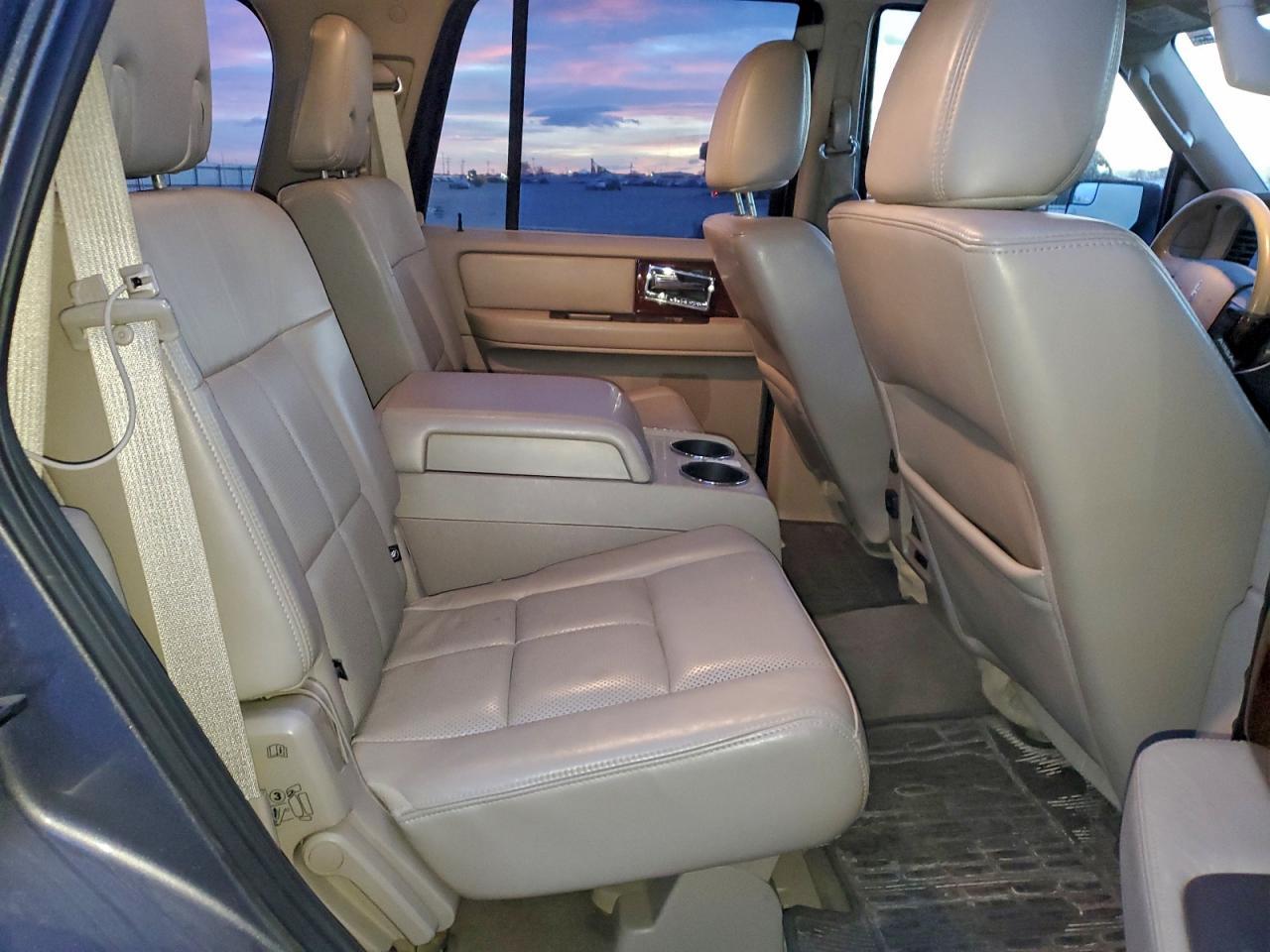2013 LINCOLN Navigator