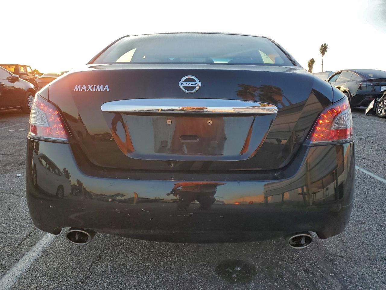 2012 NISSAN Maxima
