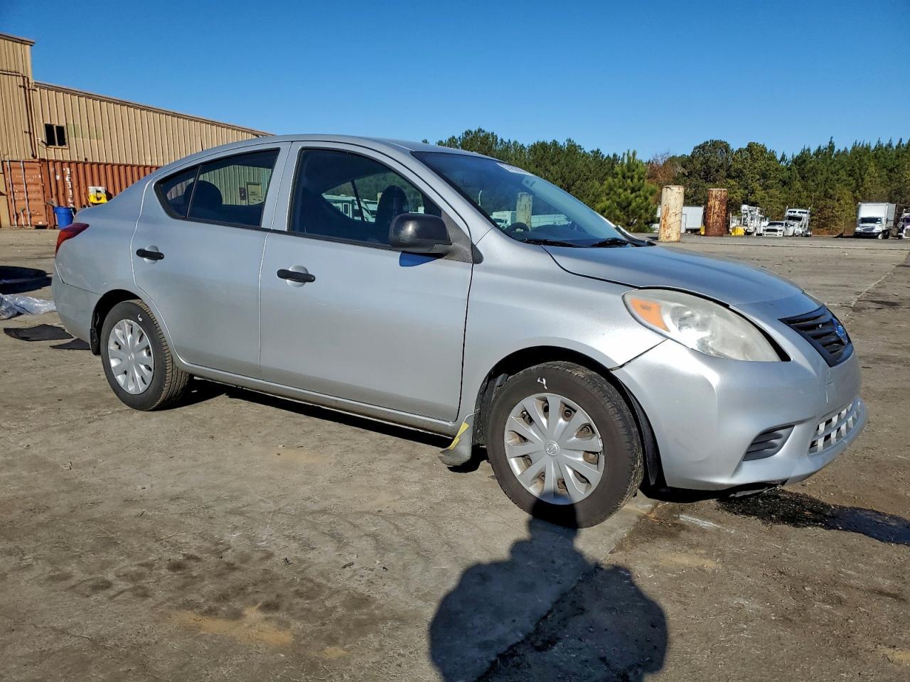 2014 NISSAN VERSA