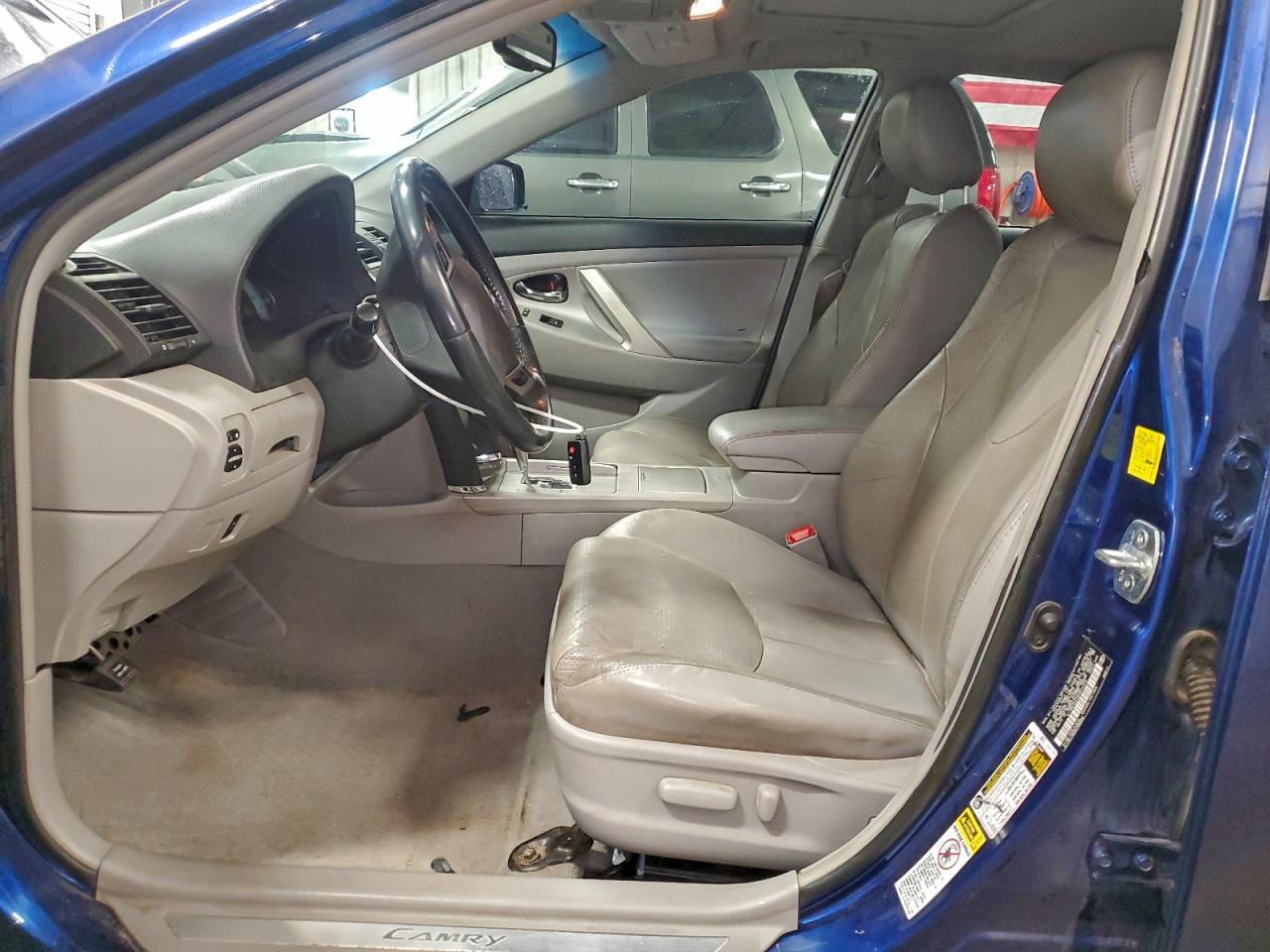 2011 TOYOTA CAMRY