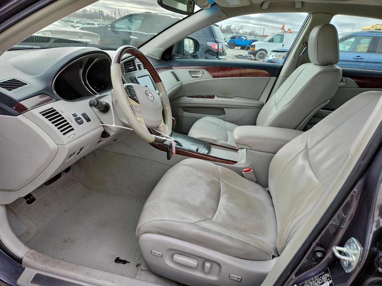 2012 TOYOTA Avalon