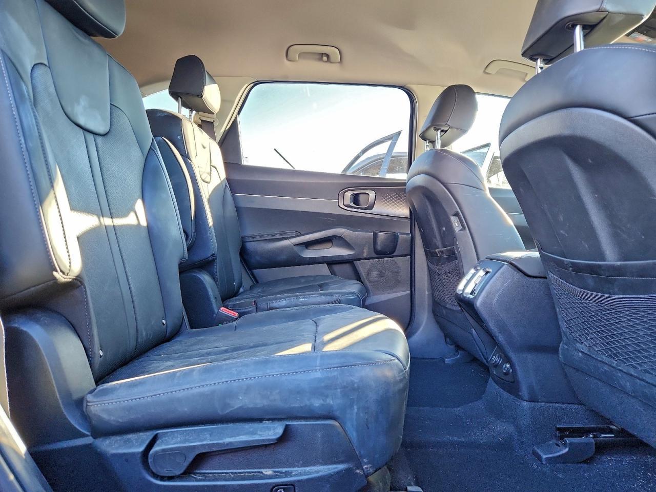 2023 KIA SORENTO