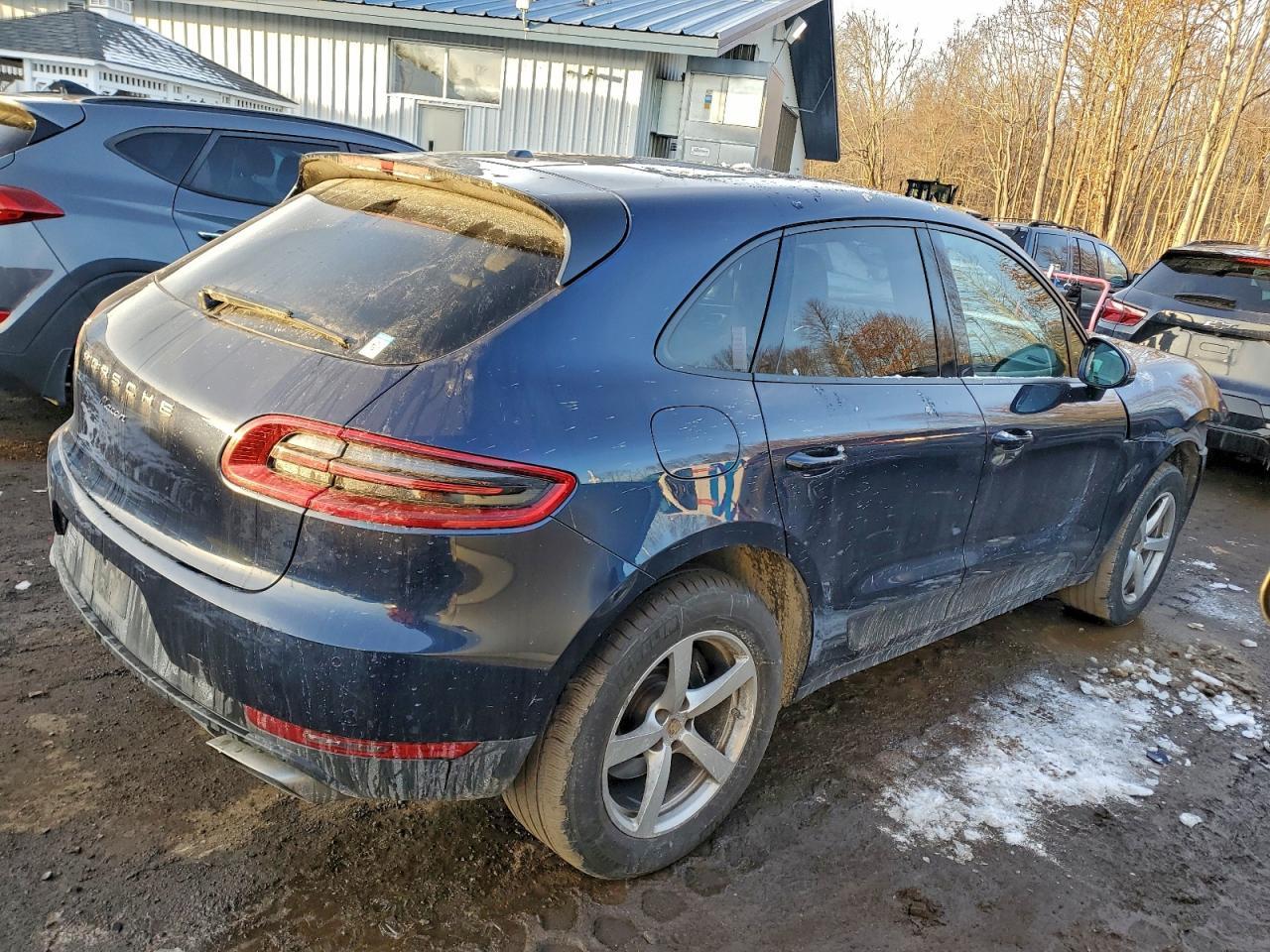 2018 PORSCHE Macan
