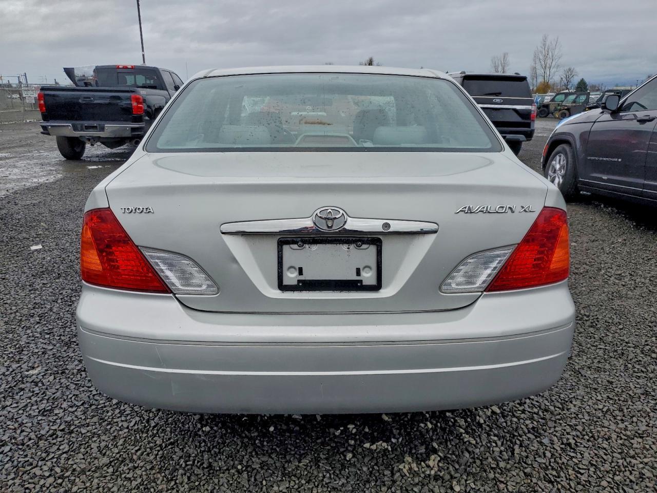 2002 TOYOTA Avalon