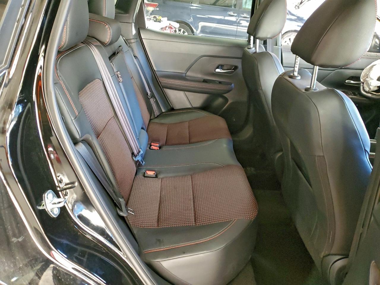 2025 NISSAN KICKS