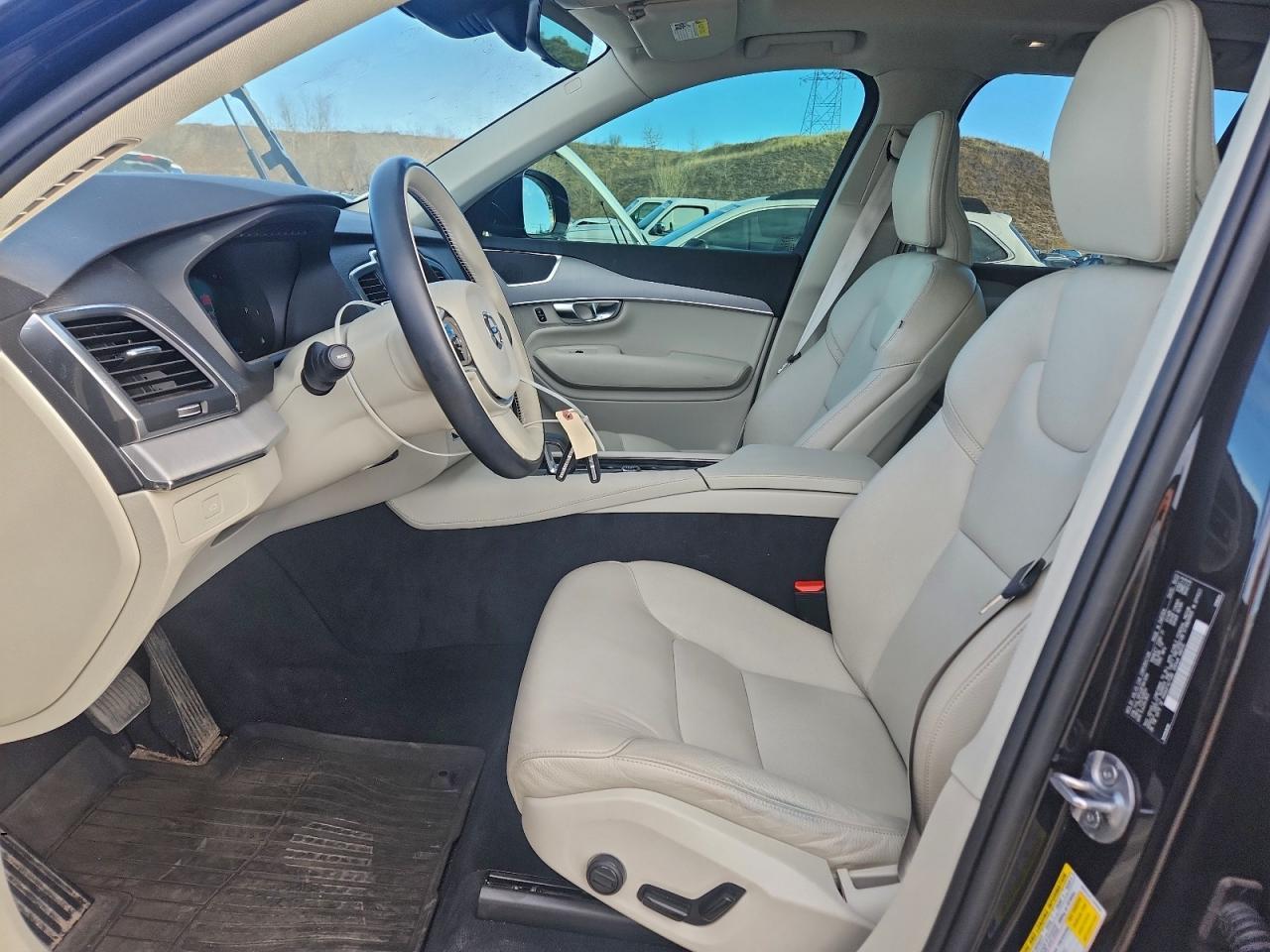 2023 VOLVO XC90
