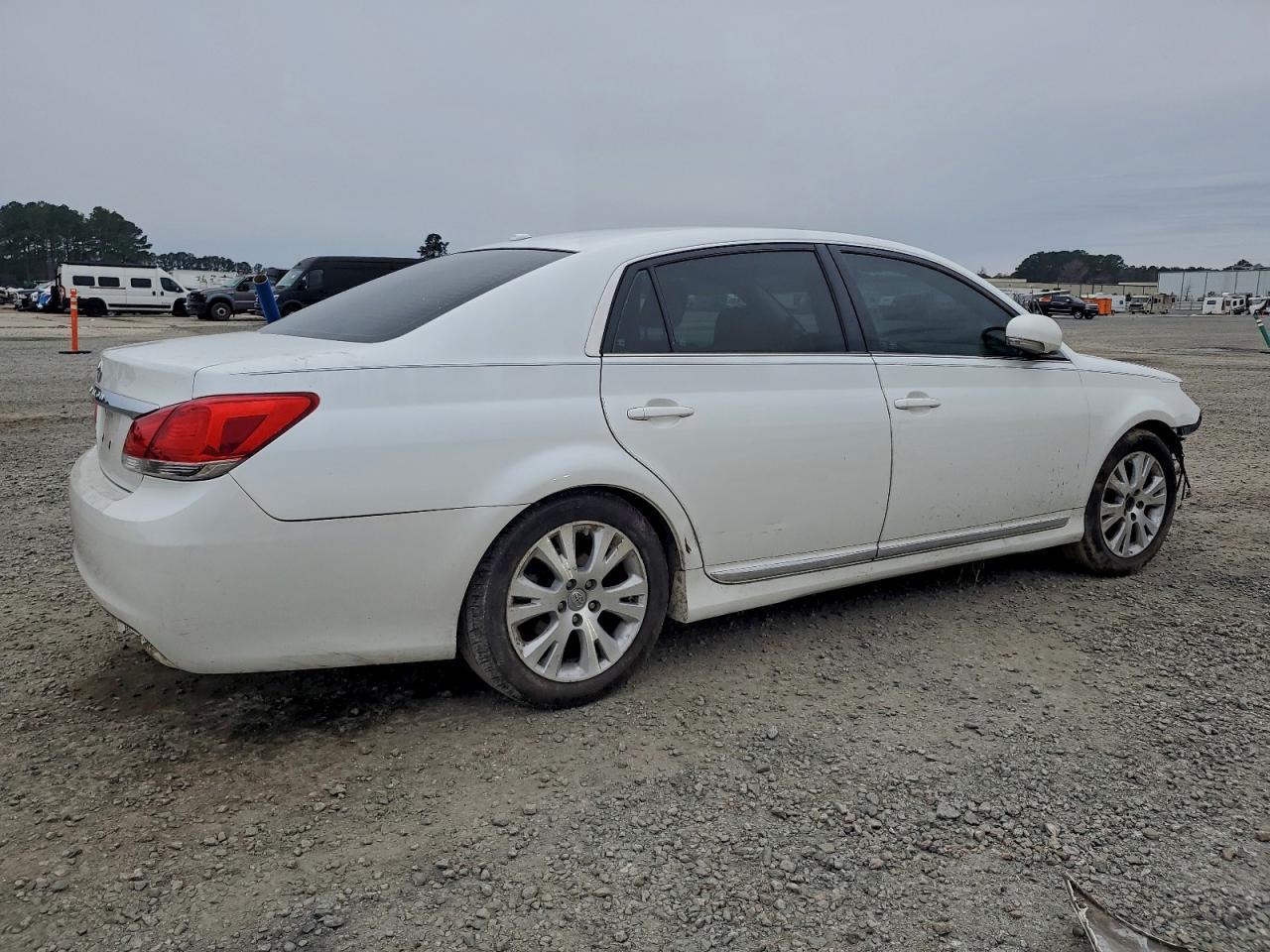 2012 TOYOTA Avalon