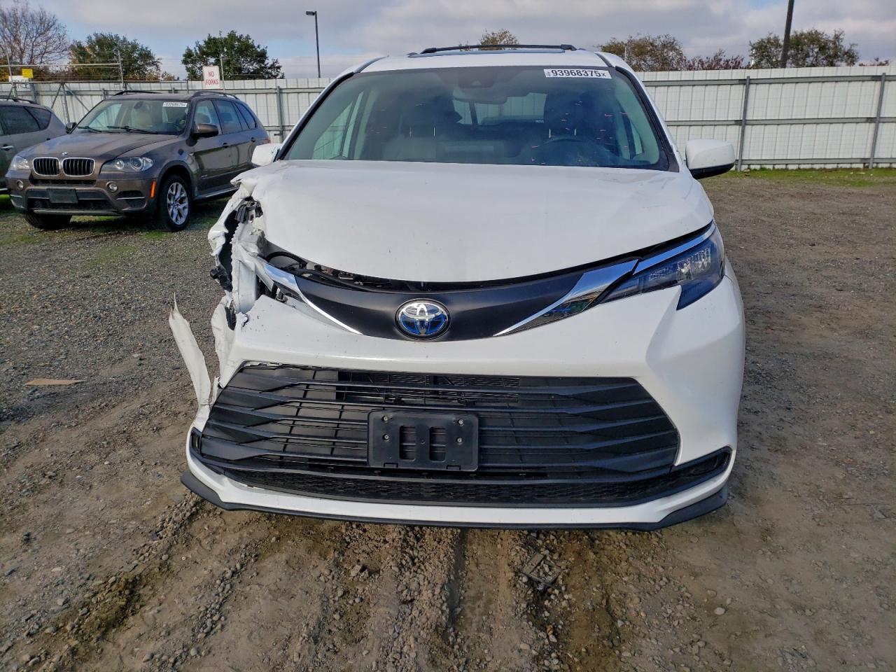 2024 TOYOTA SIENNA