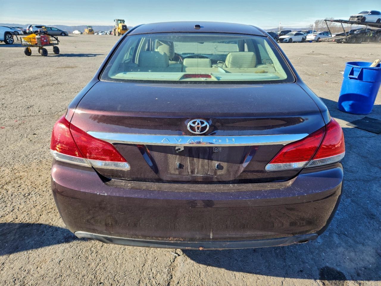 2011 TOYOTA Avalon