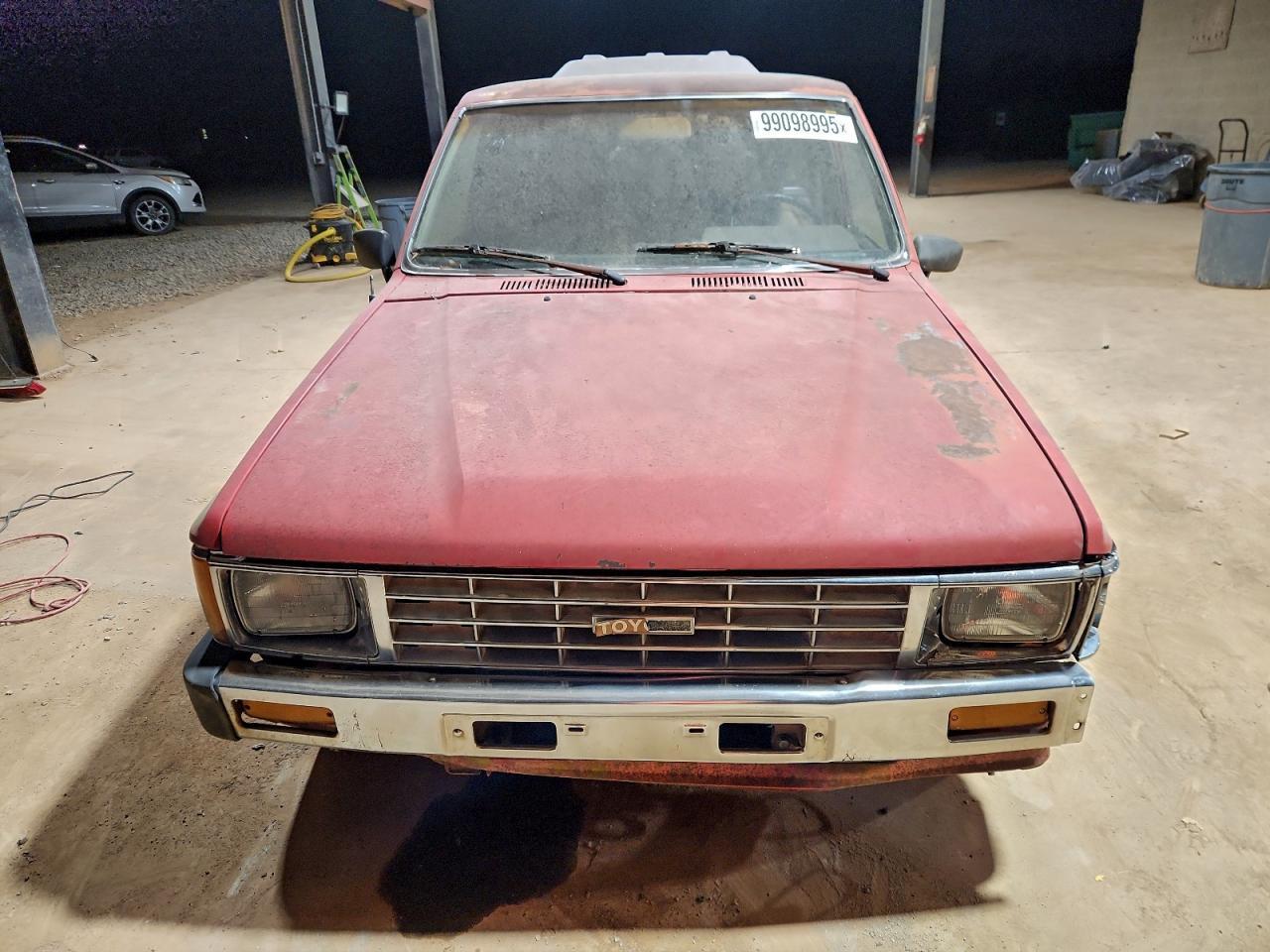 1984 TOYOTA Pickup