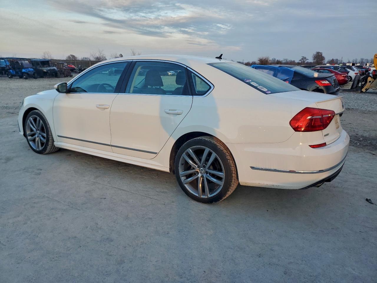 2016 VOLKSWAGEN Passat