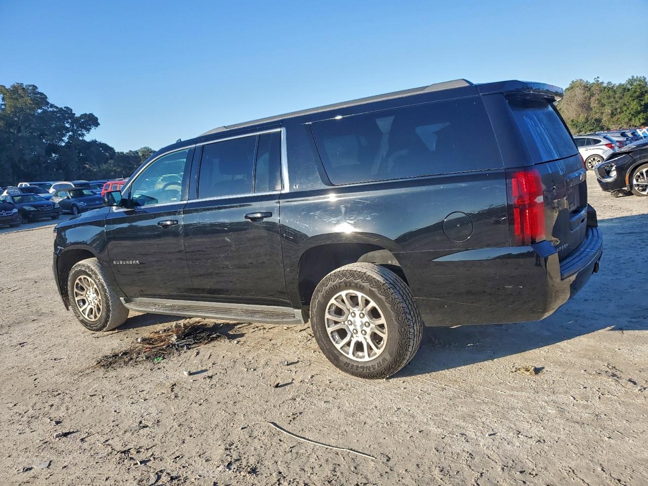 2016 CHEVROLET Suburban